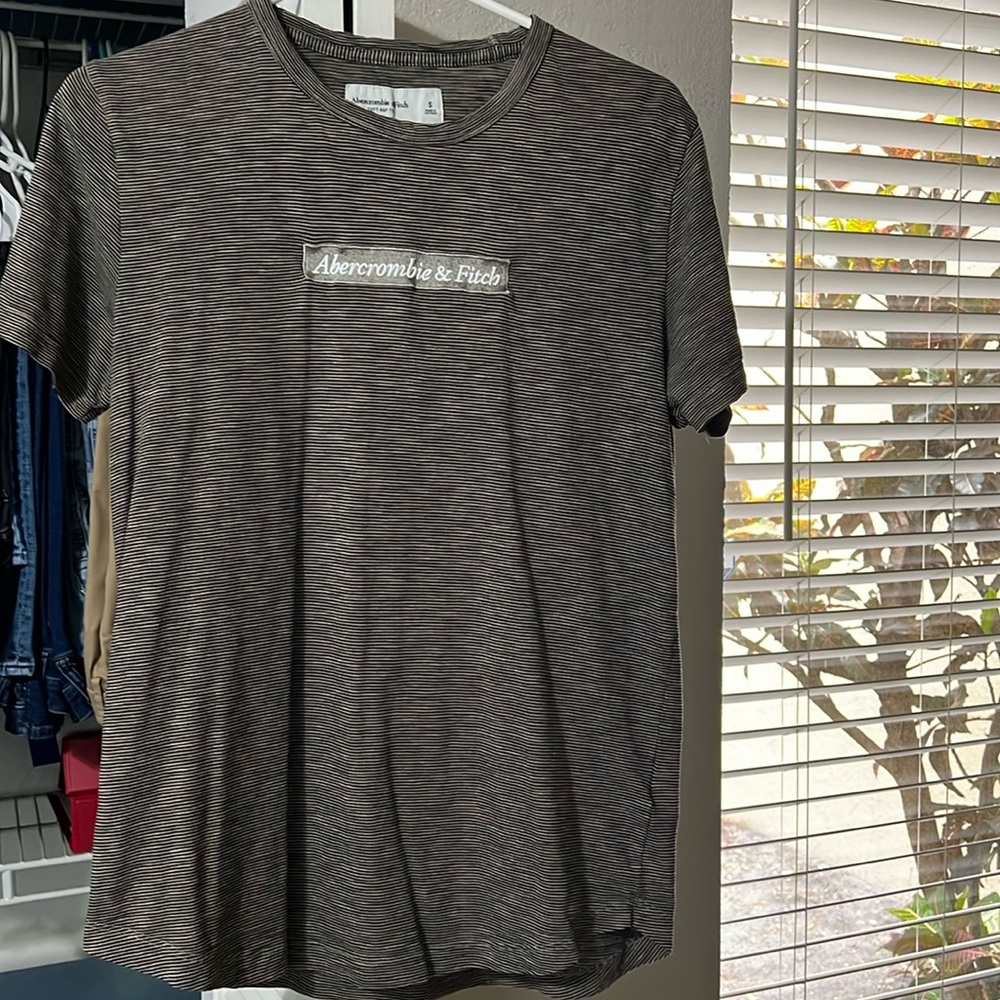 Men’s Abercrombie and Fitch size small black and gray striped T-shirt